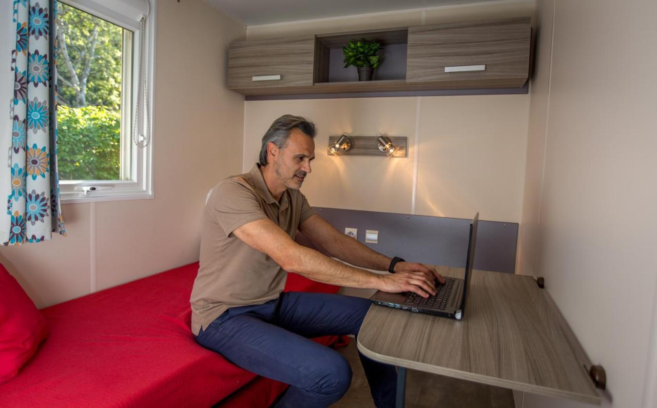 Camping Marina Plage Vitrolles (Bouches-du-Rhone) Exterior foto